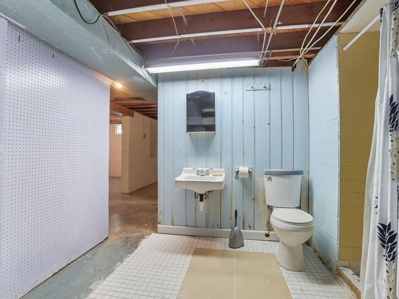 2424 Nottingham Road , Columbus, OH 43221 Photo 41