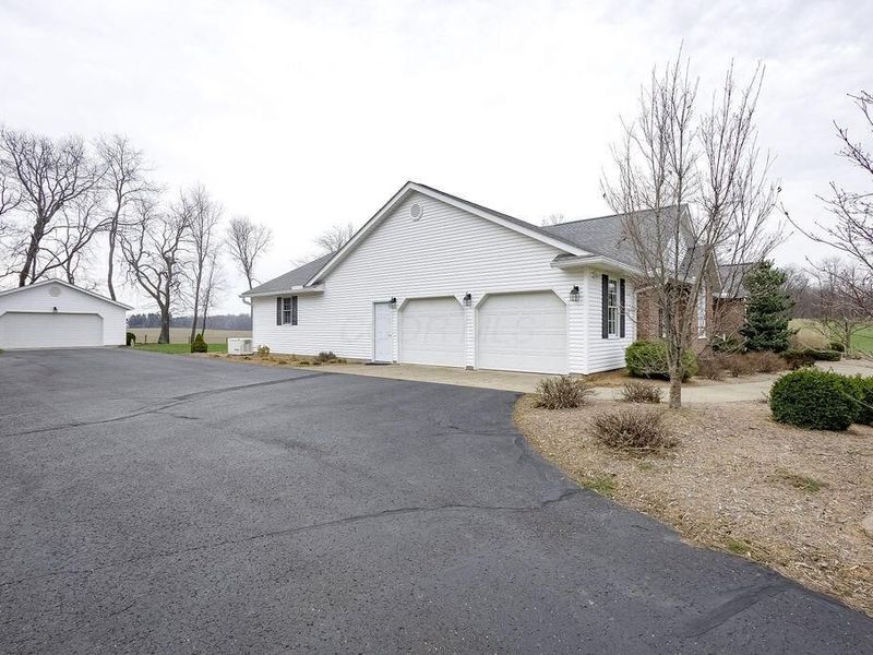 13270 Rolling Hills Court, Mount Vernon, OH 43050 Photo 11