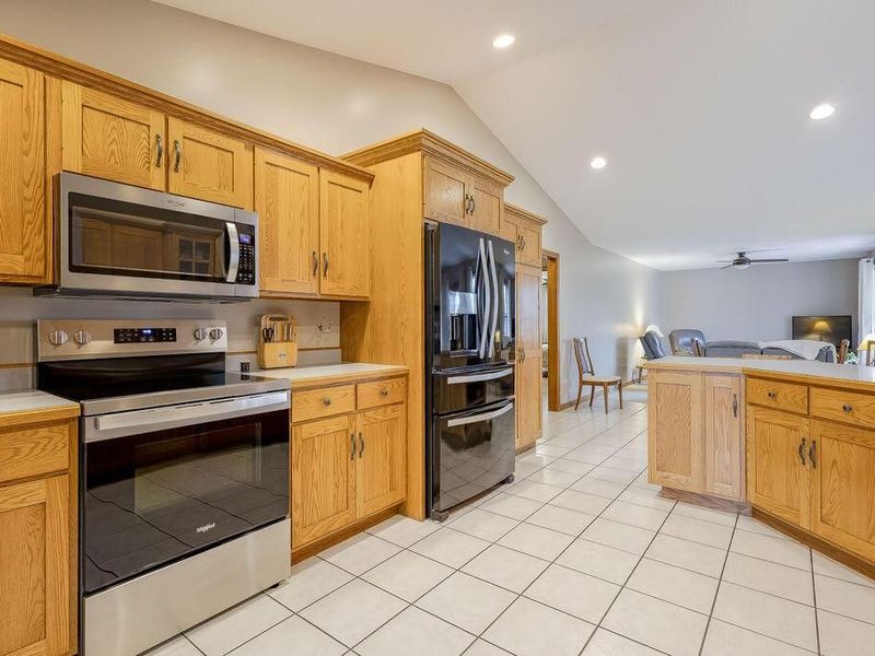 13270 Rolling Hills Court, Mount Vernon, OH 43050 Photo 2