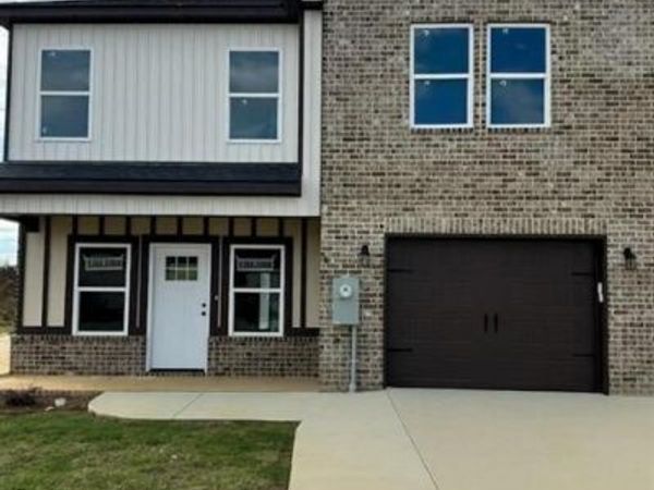 258 Beau Claire Circle, Byron, GA 31008