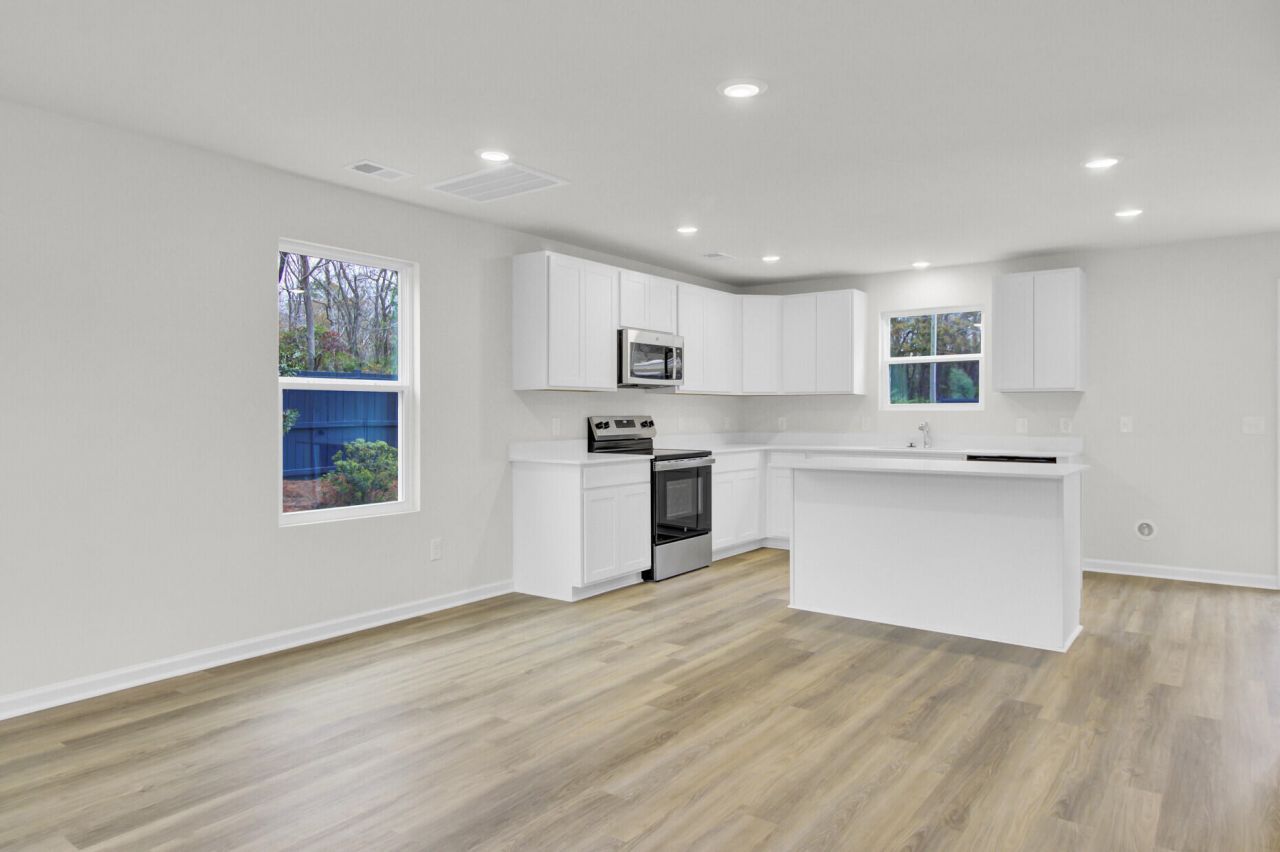 7007 Windham Way Photo 8