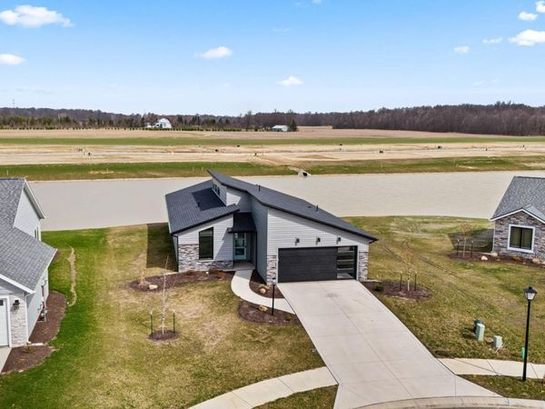 11161 Oaklynn Reserve Boulevard, Fort Wayne, IN 46835