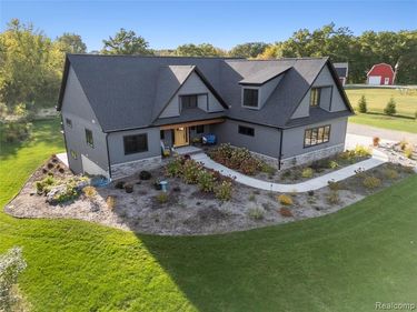 1920 Woodcreek Drive, Brighton Twp, MI 48114