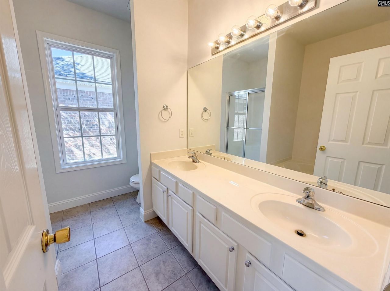 227 Faversham Lane  Photo 16