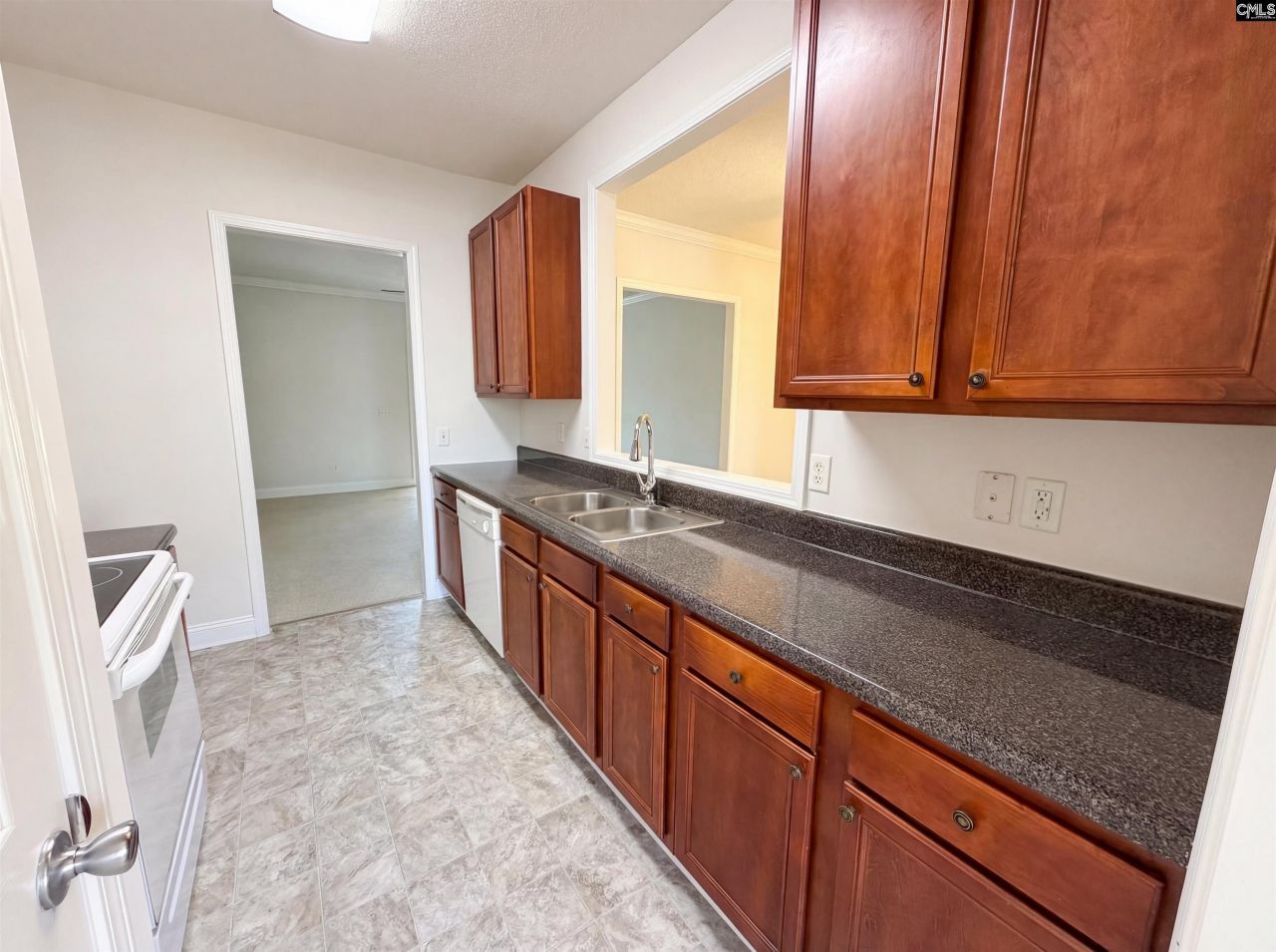 227 Faversham Lane  Photo 9