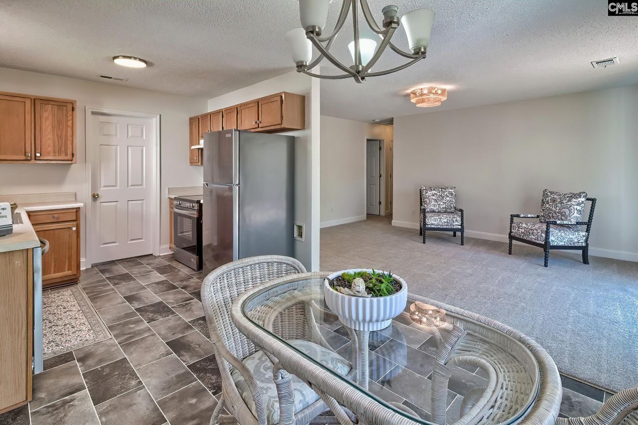 189 Pebble Creek Drive  Photo 11