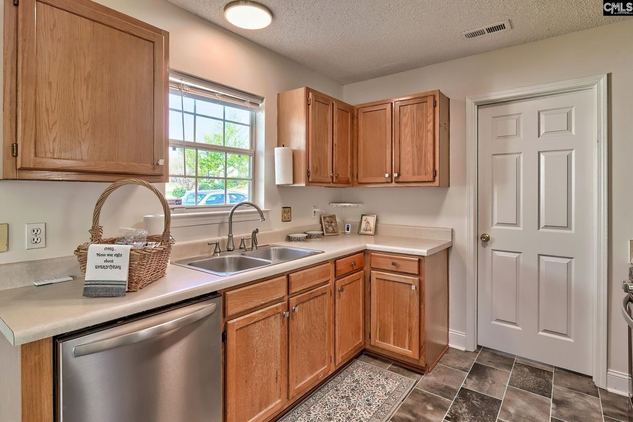 189 Pebble Creek Drive  Photo 13