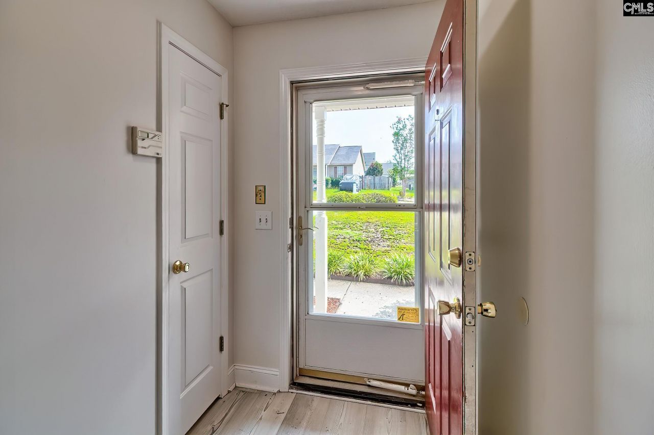 189 Pebble Creek Drive  Photo 4