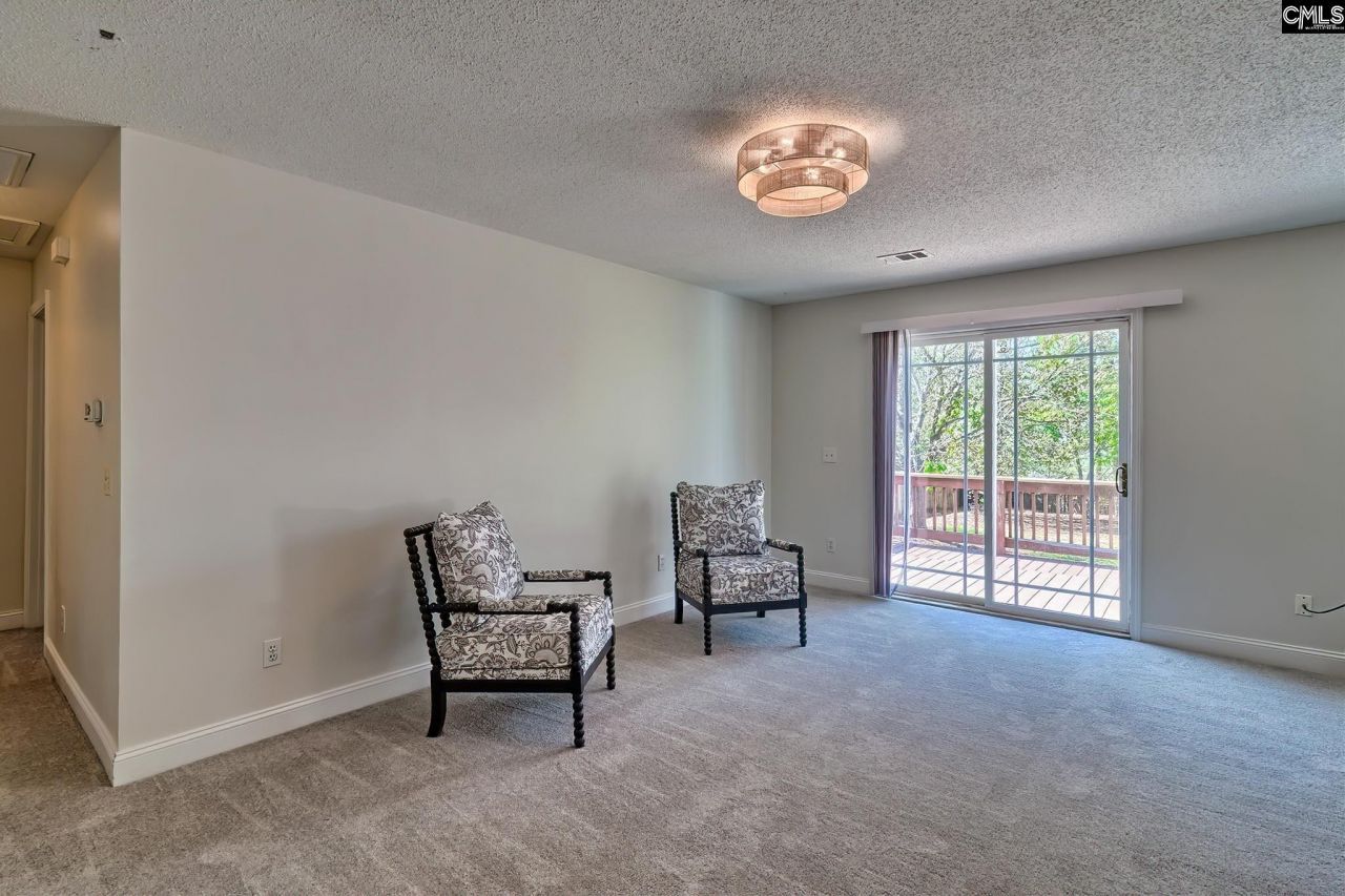 189 Pebble Creek Drive  Photo 6