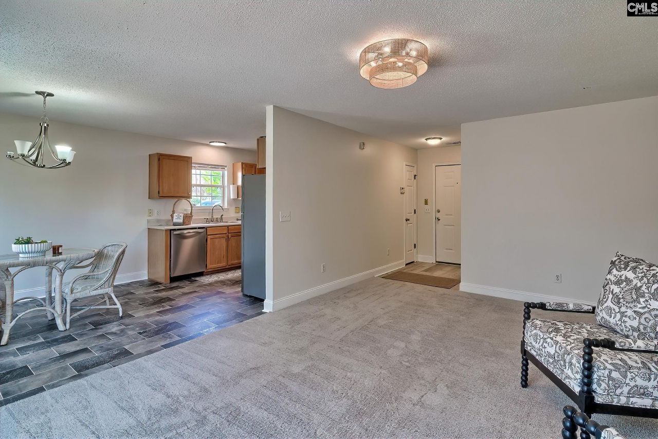 189 Pebble Creek Drive  Photo 8