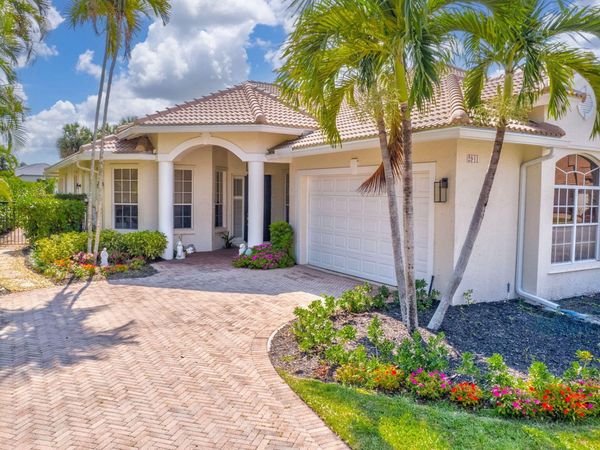 2941 Twin Oaks Way, Wellington, FL 33414