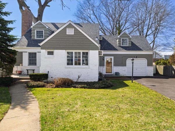 11 Maple Street , Malverne, NY 11565