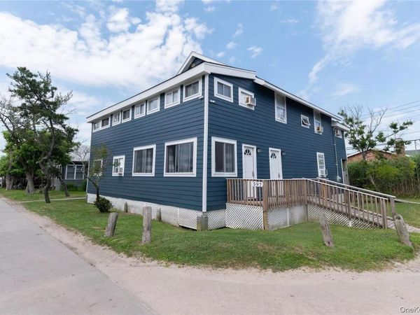 597 Bayberry Walk , Ocean Beach, NY 11770