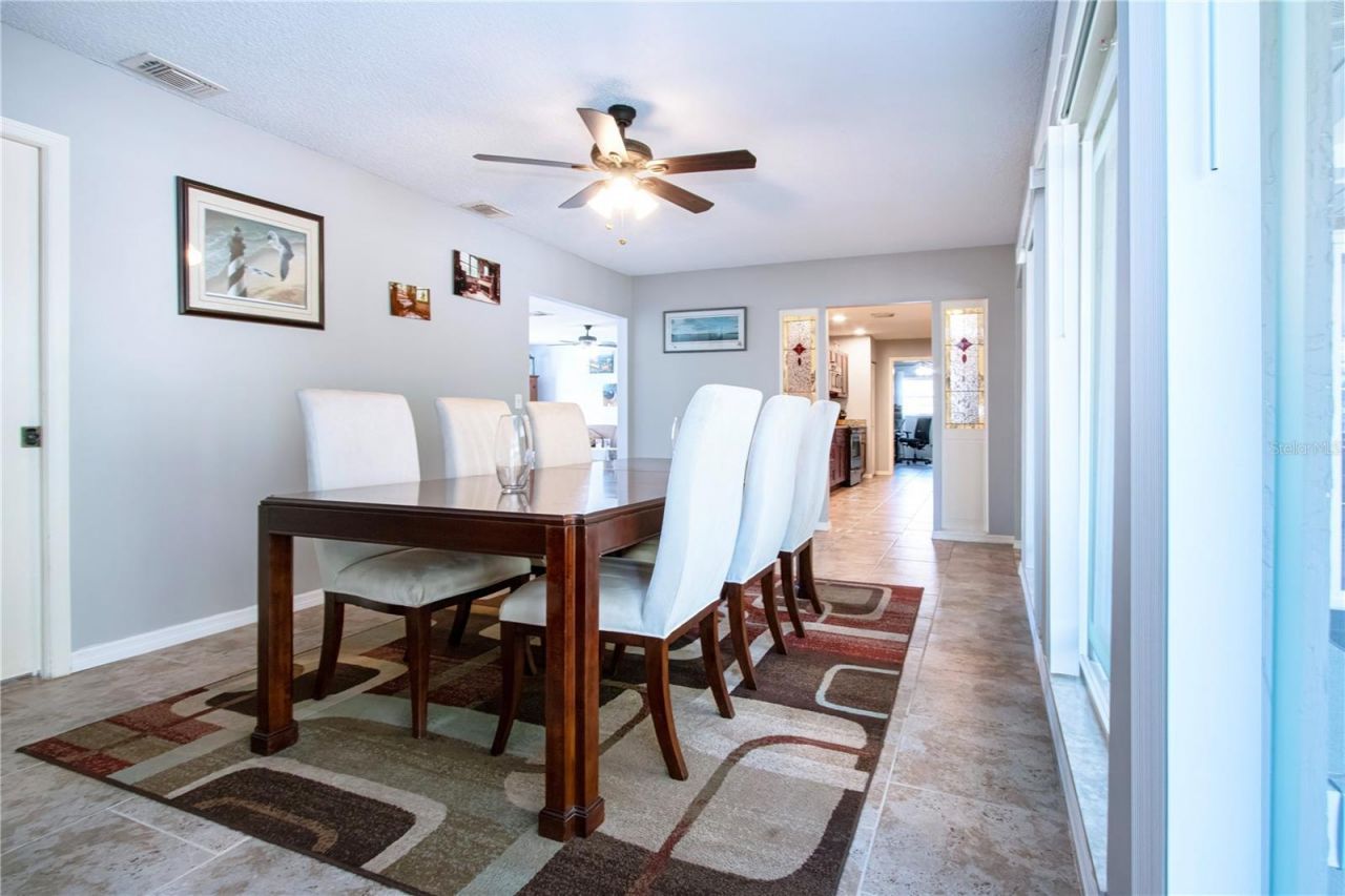 203 Amesbury Circle, Sun City Center, FL 33573 Photo
