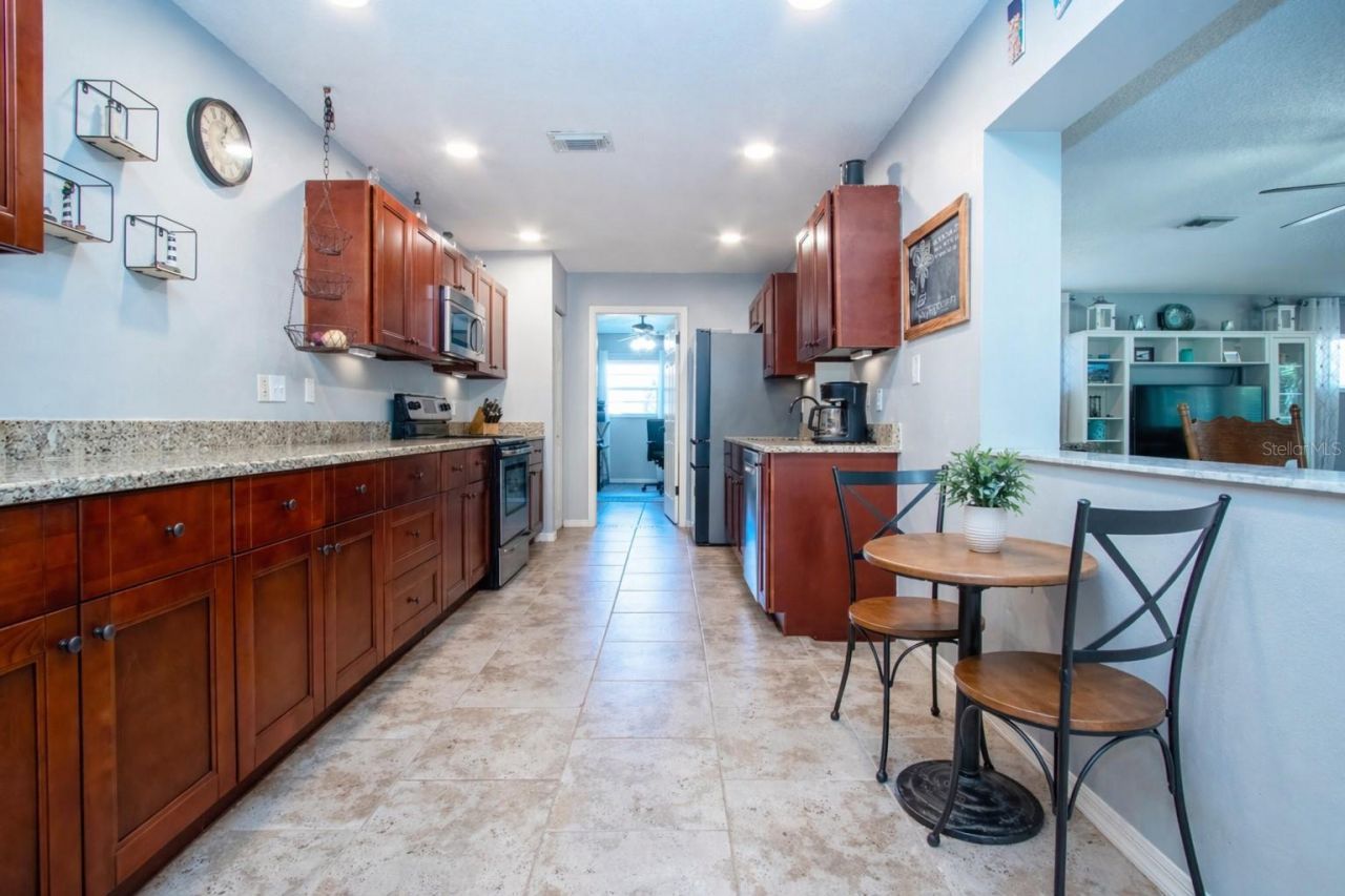 203 Amesbury Circle, Sun City Center, FL 33573 Photo