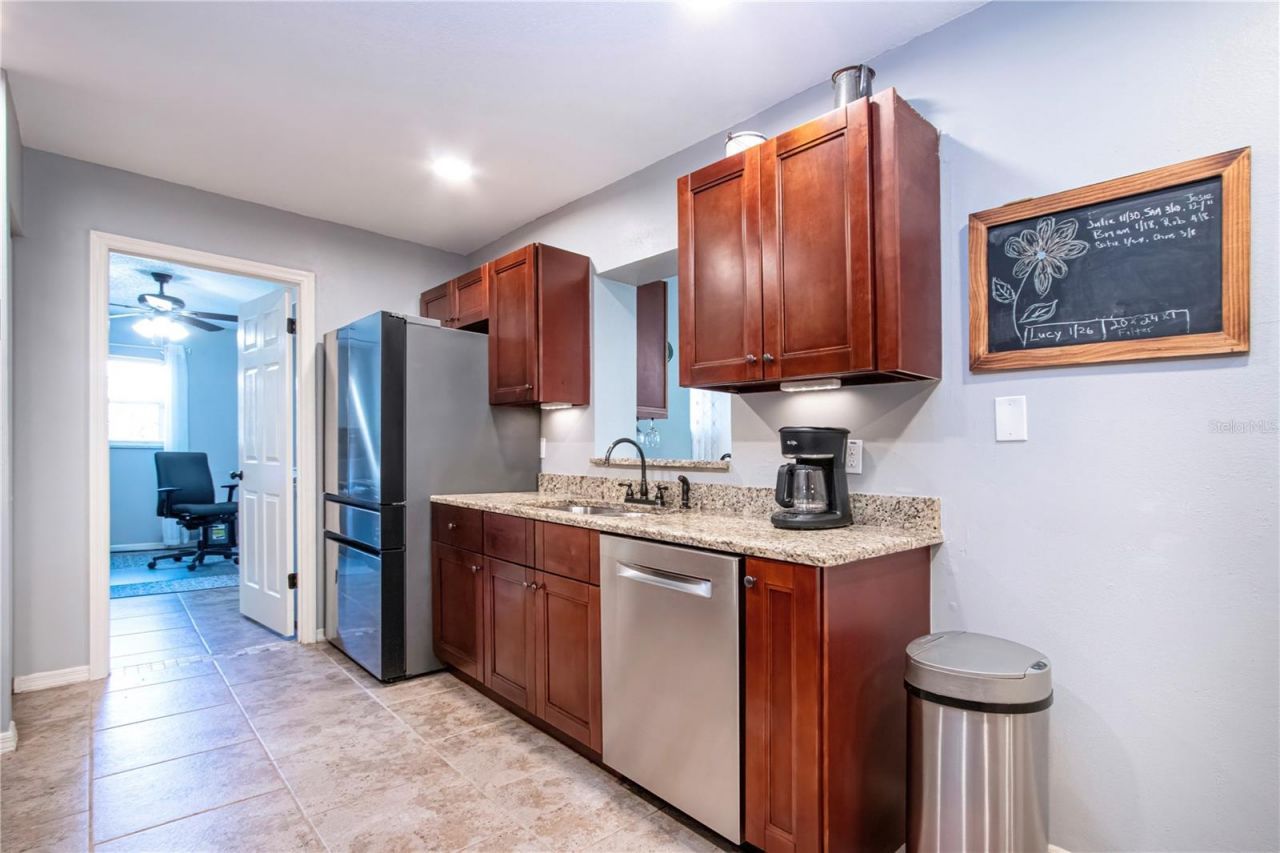 203 Amesbury Circle, Sun City Center, FL 33573 Photo