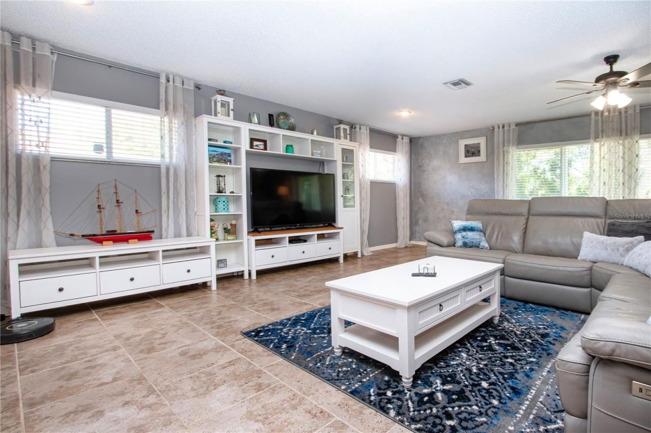 203 Amesbury Circle, Sun City Center, FL 33573 Photo