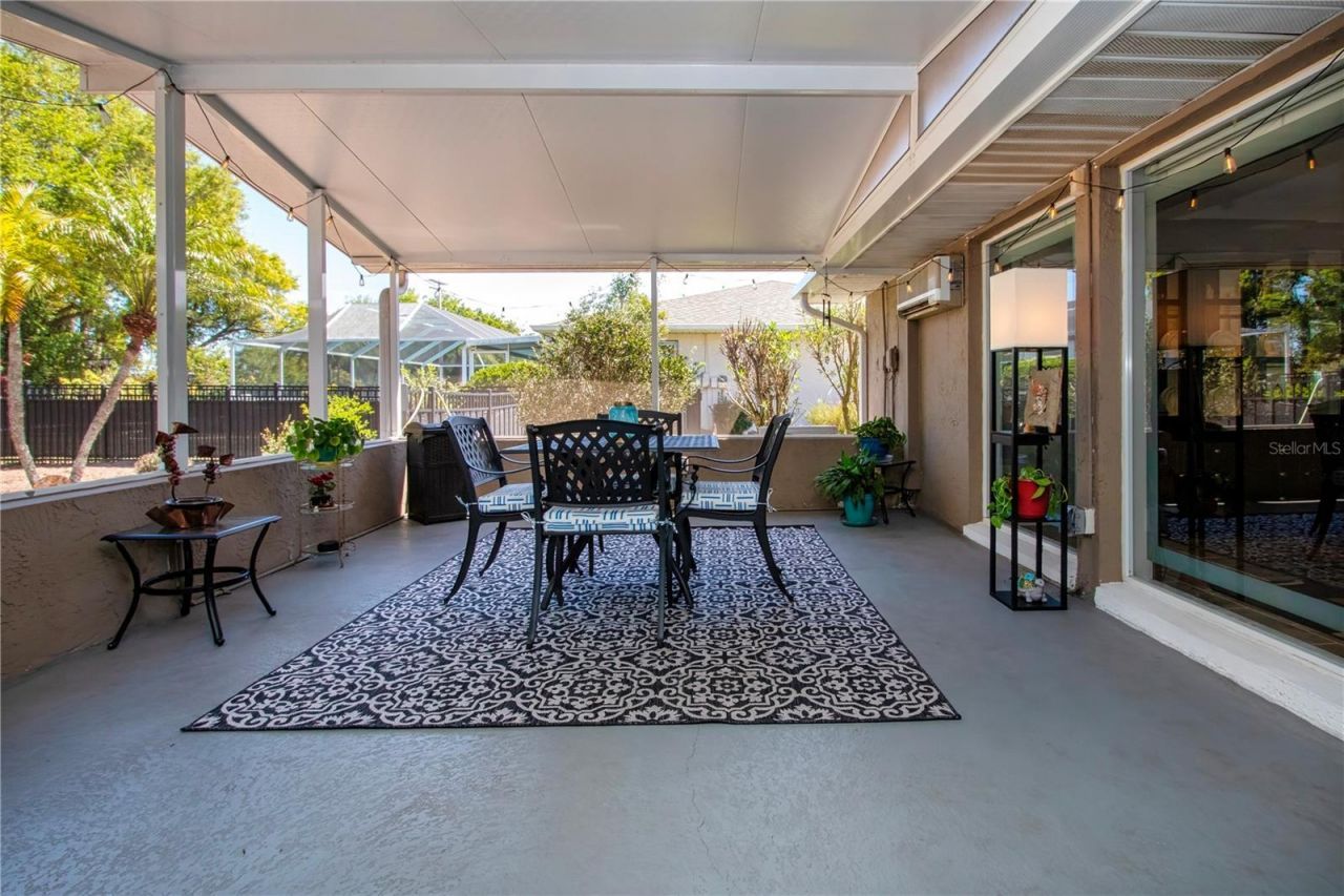 203 Amesbury Circle, Sun City Center, FL 33573 Photo