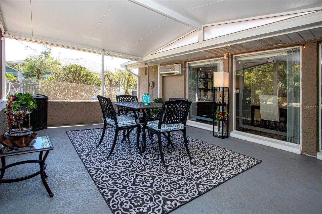 203 Amesbury Circle, Sun City Center, FL 33573 Photo