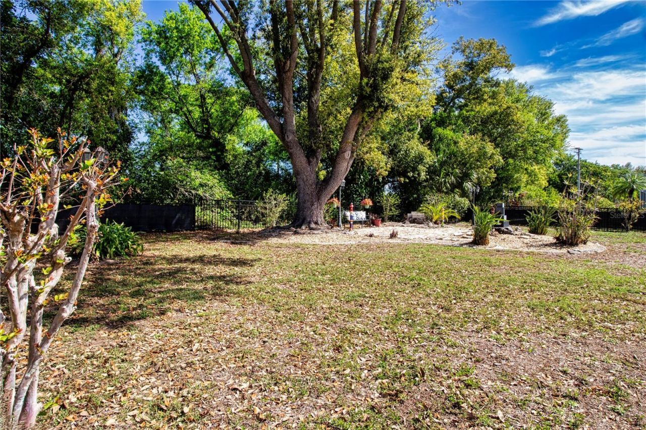 203 Amesbury Circle, Sun City Center, FL 33573 Photo