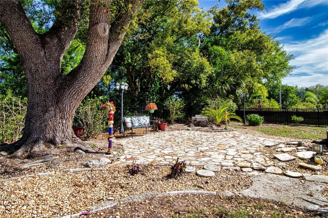203 Amesbury Circle, Sun City Center, FL 33573 Photo