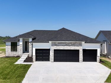 5708 N 198th Street , Elkhorn, NE 68022