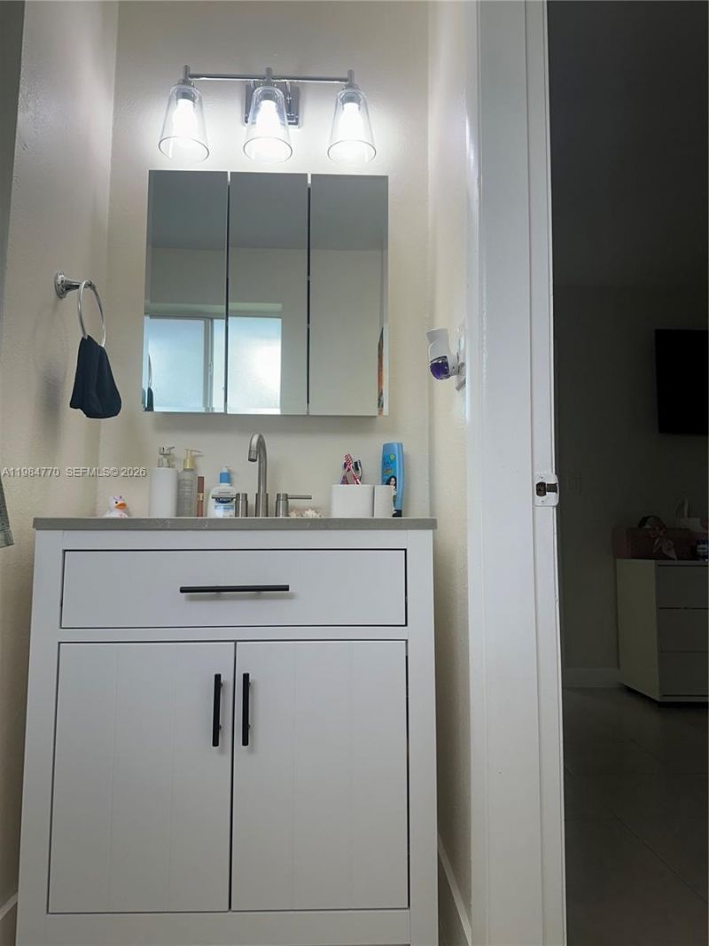 1429 NW 2nd St, Miami, FL 33125 Photo