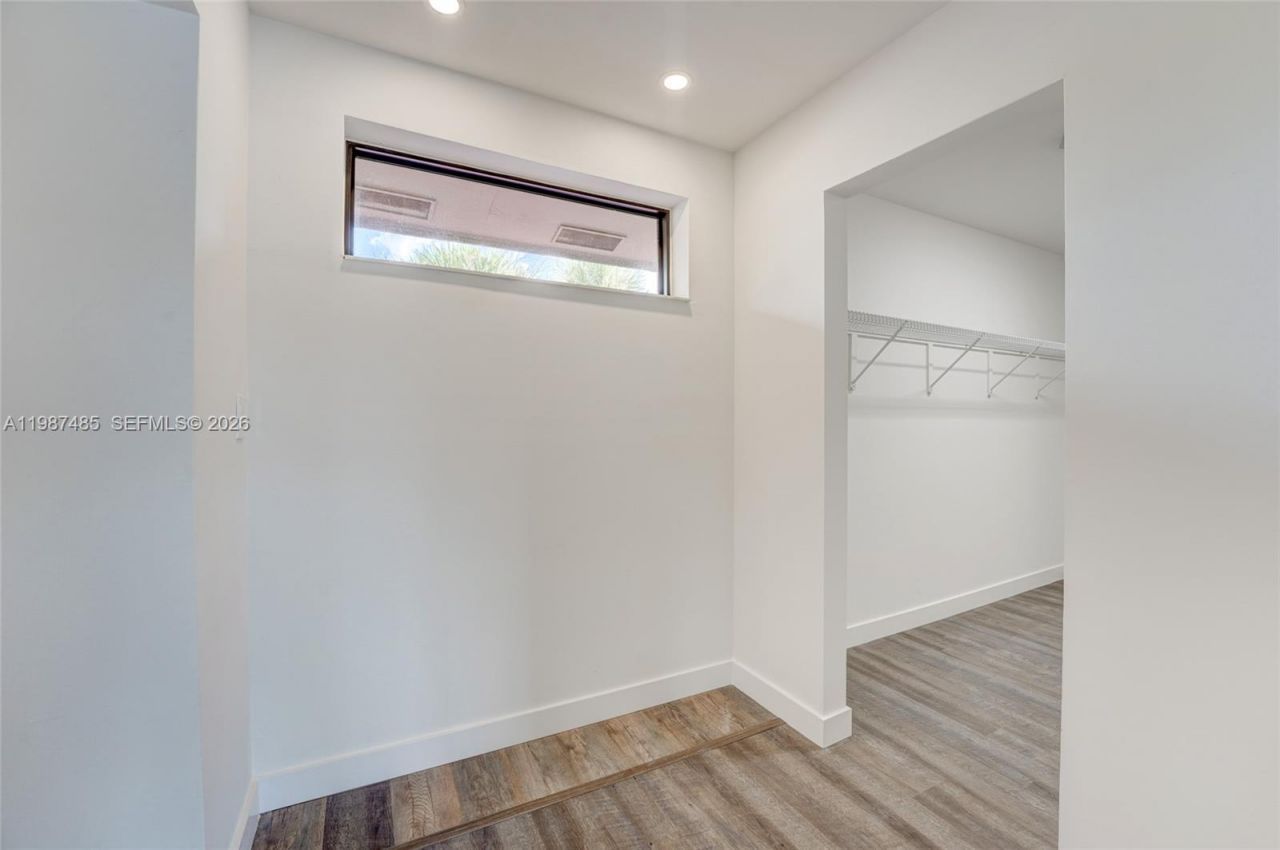 8352 Dundee Ter, Miami Lakes, FL 33016 Photo