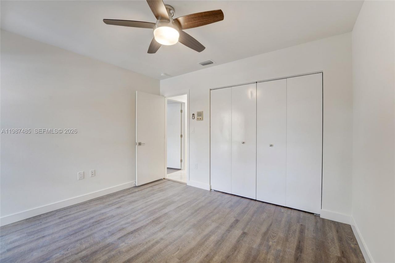 8352 Dundee Ter , Miami Lakes, FL 33016 Photo