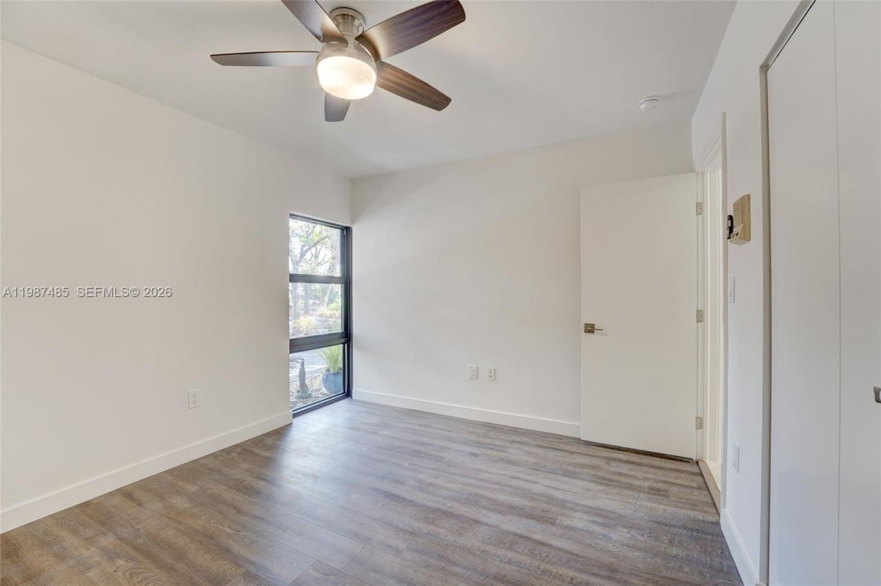 8352 Dundee Ter , Miami Lakes, FL 33016 Photo