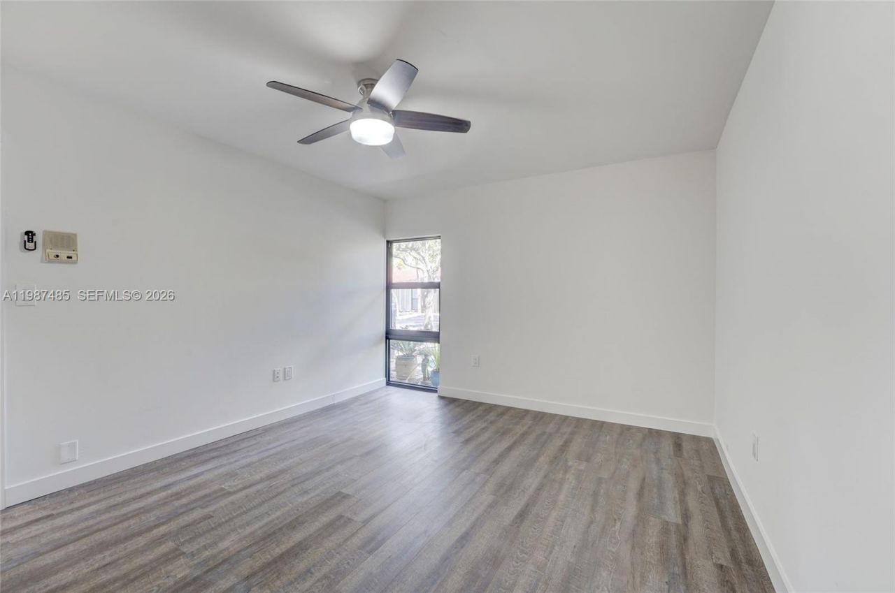 8352 Dundee Ter , Miami Lakes, FL 33016 Photo