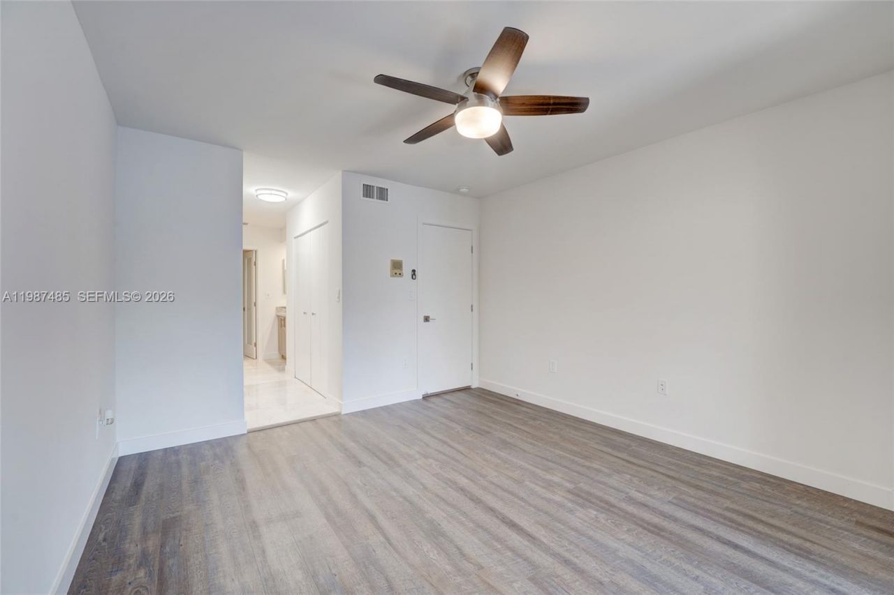 8352 Dundee Ter, Miami Lakes, FL 33016 Photo