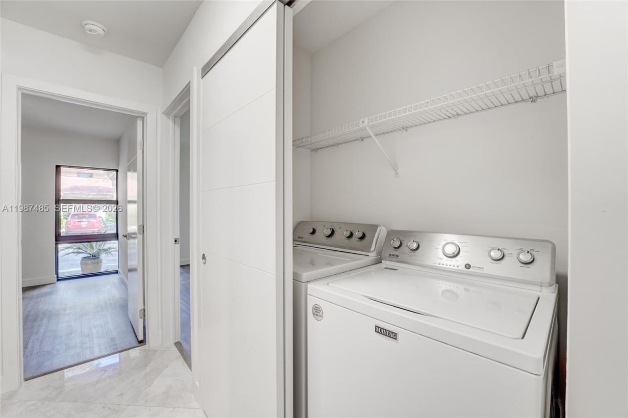 8352 Dundee Ter , Miami Lakes, FL 33016 Photo