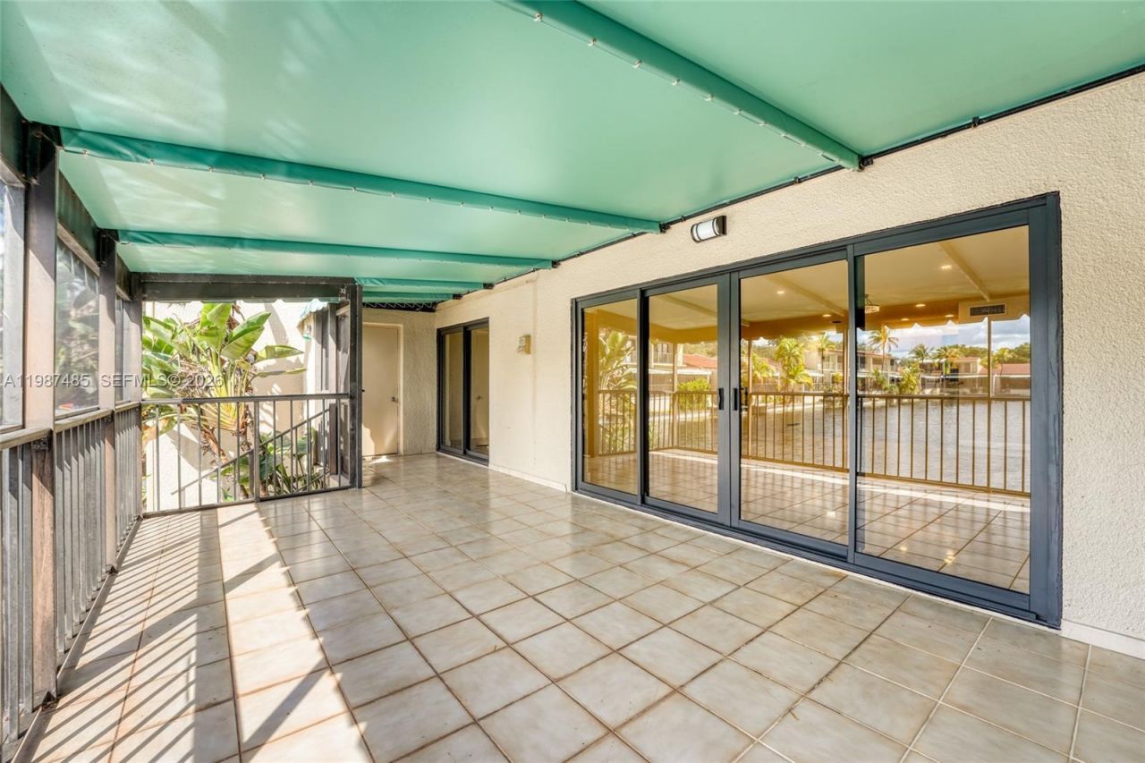 8352 Dundee Ter, Miami Lakes, FL 33016 Photo