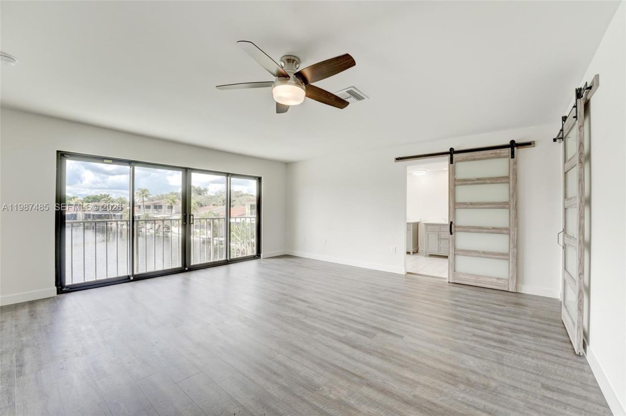 8352 Dundee Ter , Miami Lakes, FL 33016 Photo