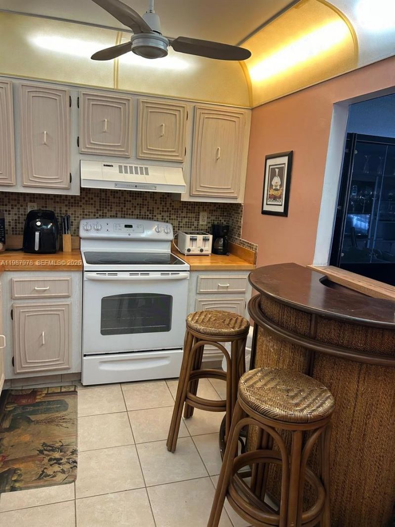 3821 Environ Blvd, Unit 202, Lauderhill, FL 33319 Photo