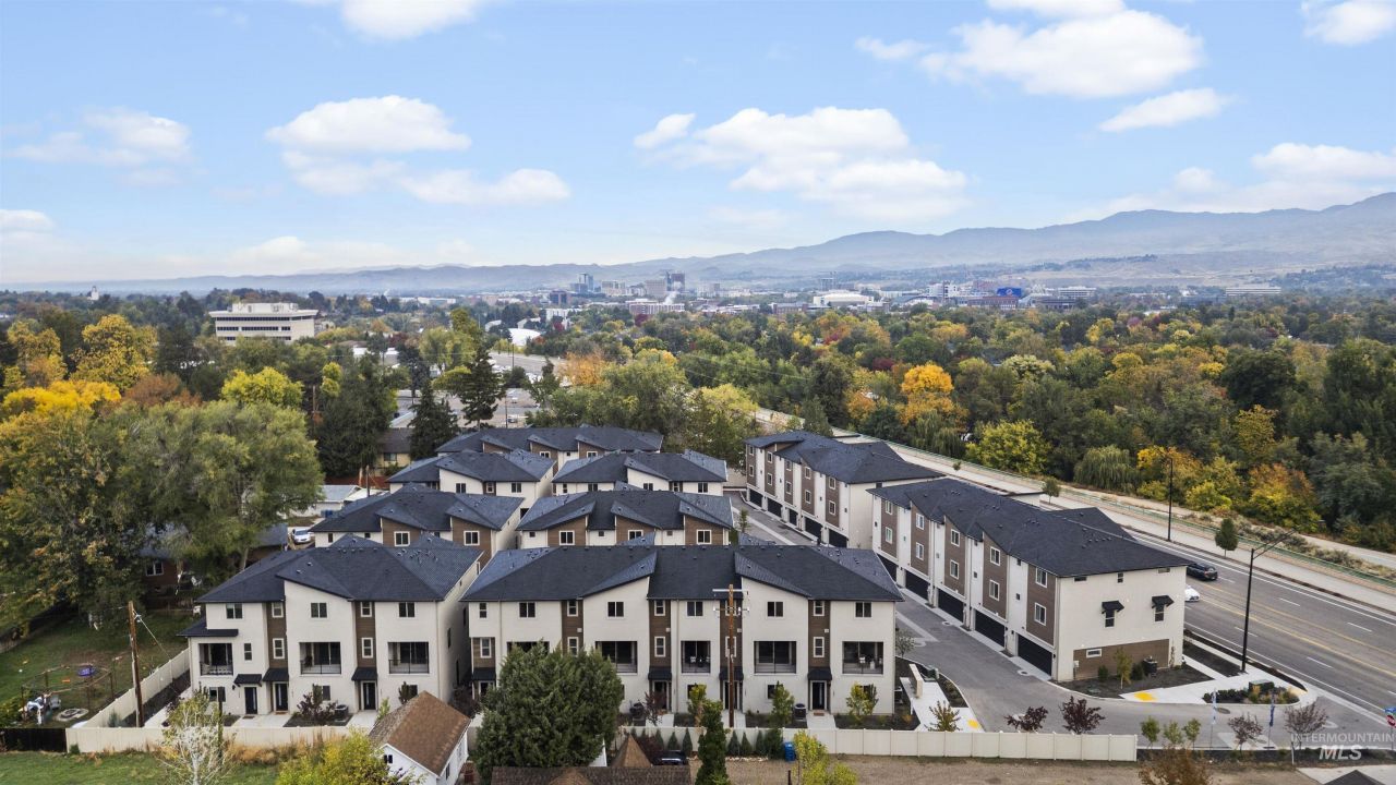 1655 W Burlison Ln, Boise, ID 83705 Main Photo