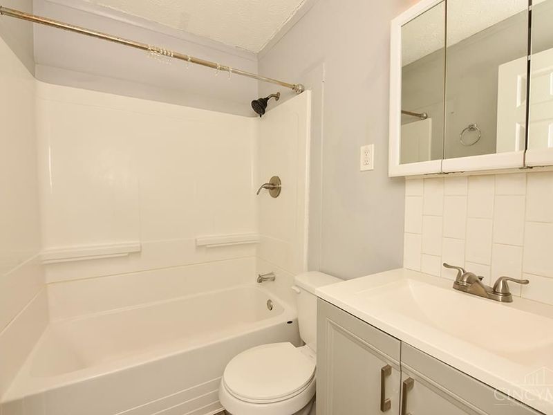 9883 Overview Lane, Springfield Twp., OH 45231 Photo 11
