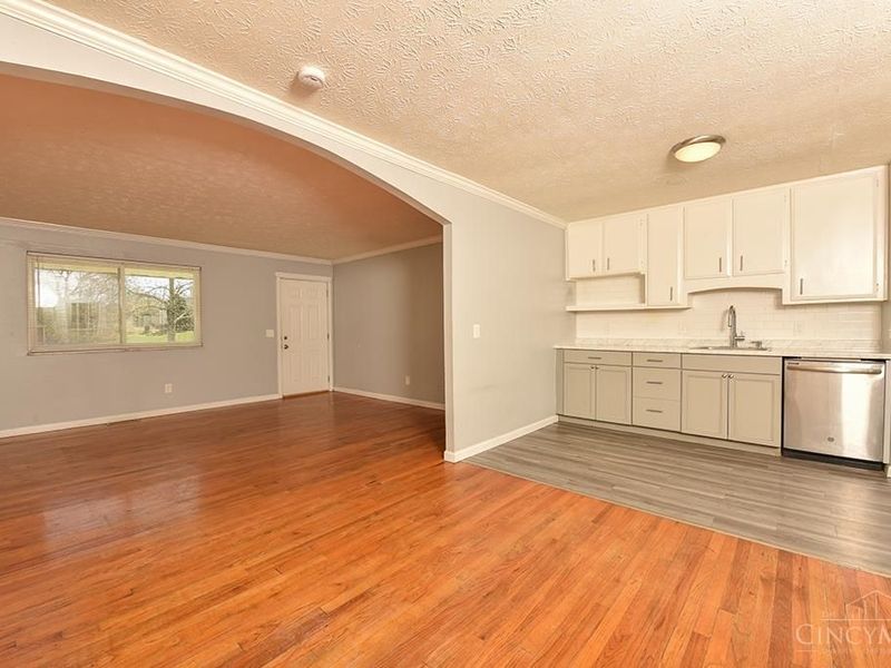 9883 Overview Lane, Springfield Twp., OH 45231 Photo 6