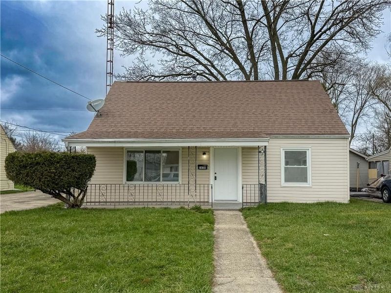 1630 S Sweetbriar Lane, Springfield, OH 45505 Photo 1