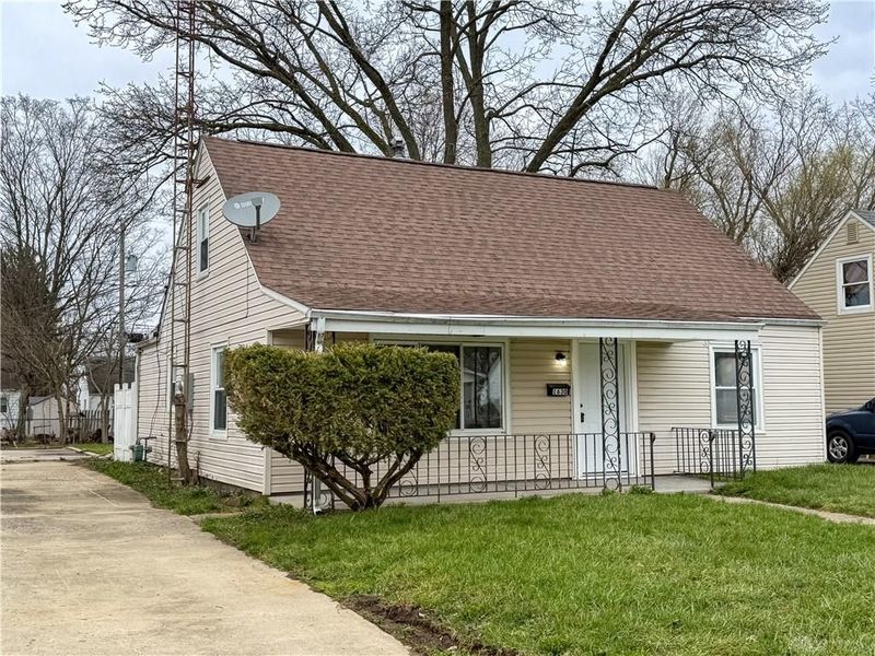 1630 S Sweetbriar Lane, Springfield, OH 45505 Photo 2