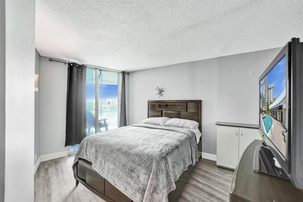 100 Golden Isles Drive, Unit 815, Hallandale Beach, FL 33009 Photo