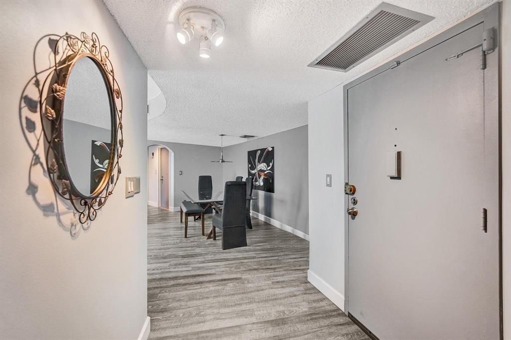 100 Golden Isles Drive, Unit 815, Hallandale Beach, FL 33009 Photo