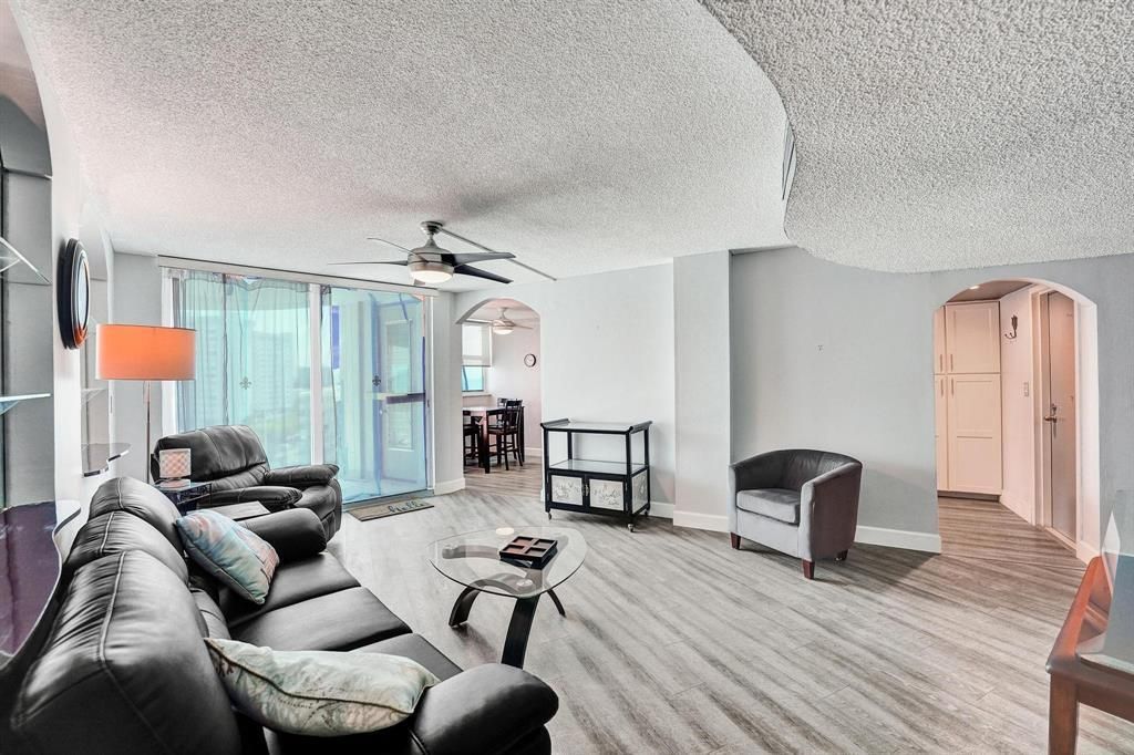 100 Golden Isles Drive, Unit 815, Hallandale Beach, FL 33009 Photo