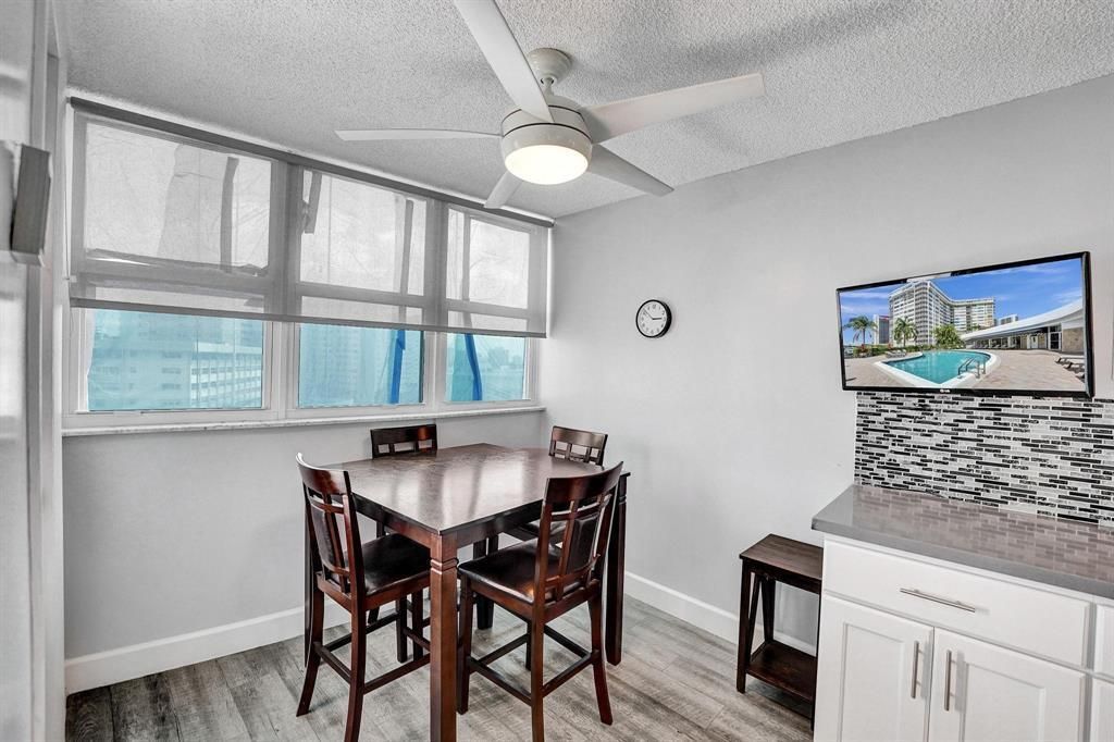 100 Golden Isles Drive, Unit 815, Hallandale Beach, FL 33009 Photo