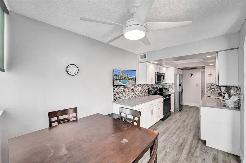 100 Golden Isles Drive, Unit 815, Hallandale Beach, FL 33009 Photo