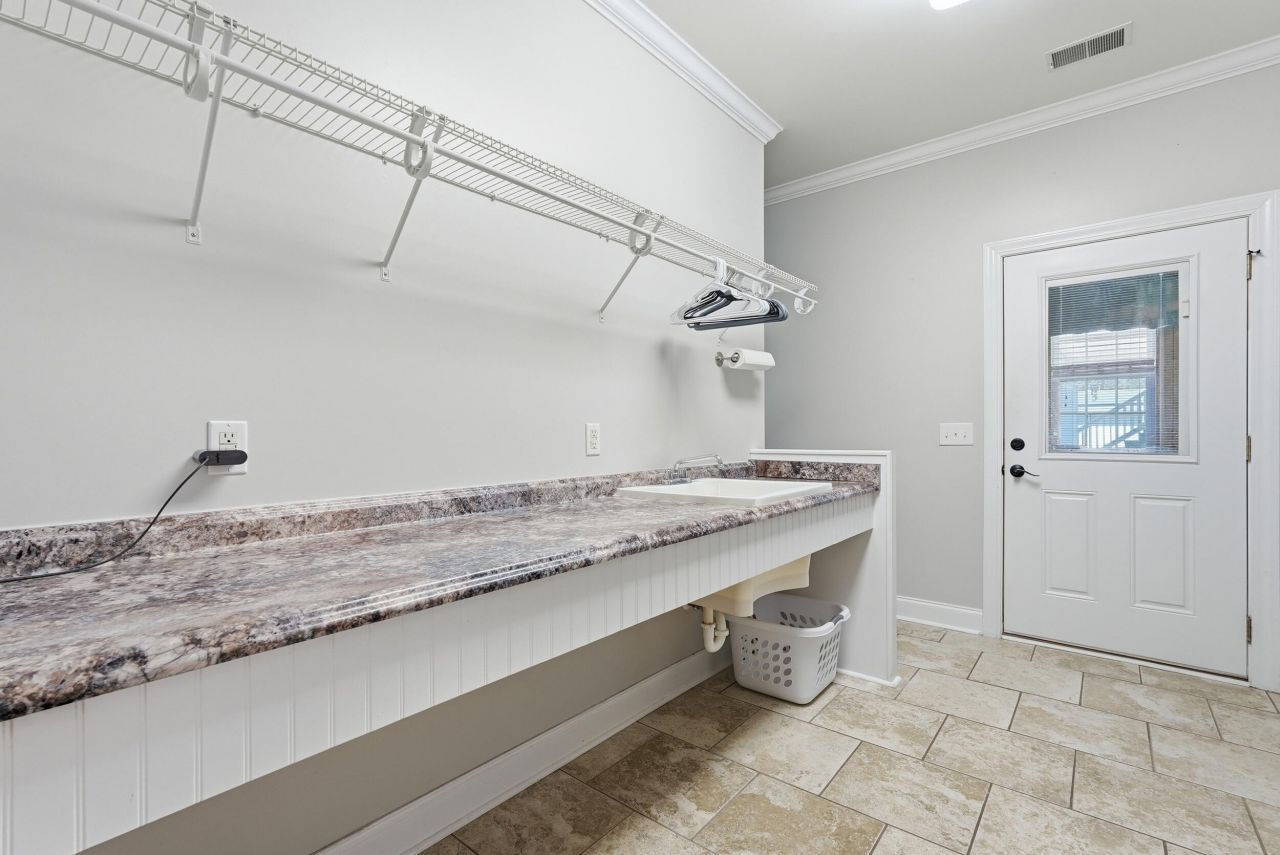 348 Temple Road Photo 26