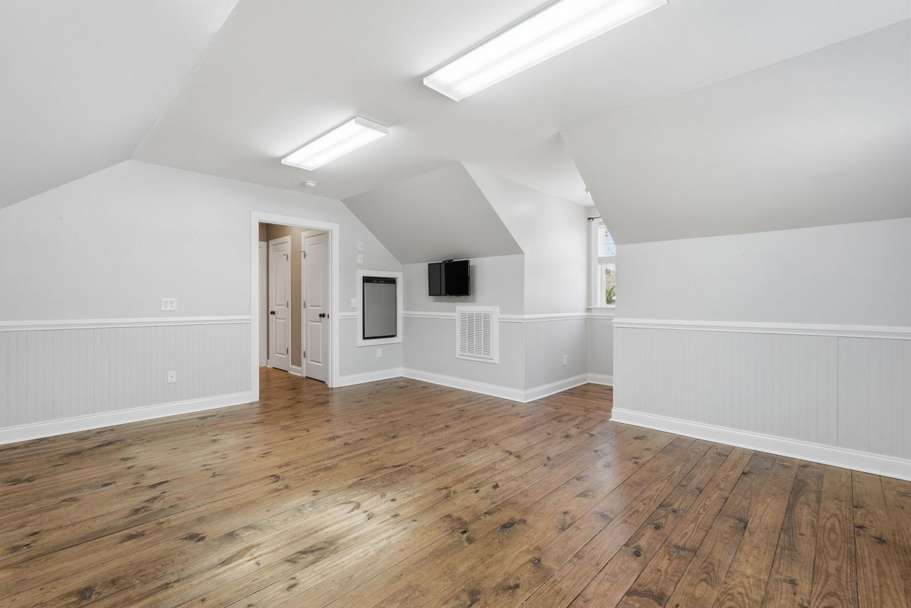 348 Temple Road Photo 31