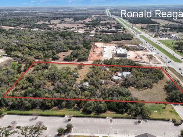 51 County Road 264 , Leander, TX 78641