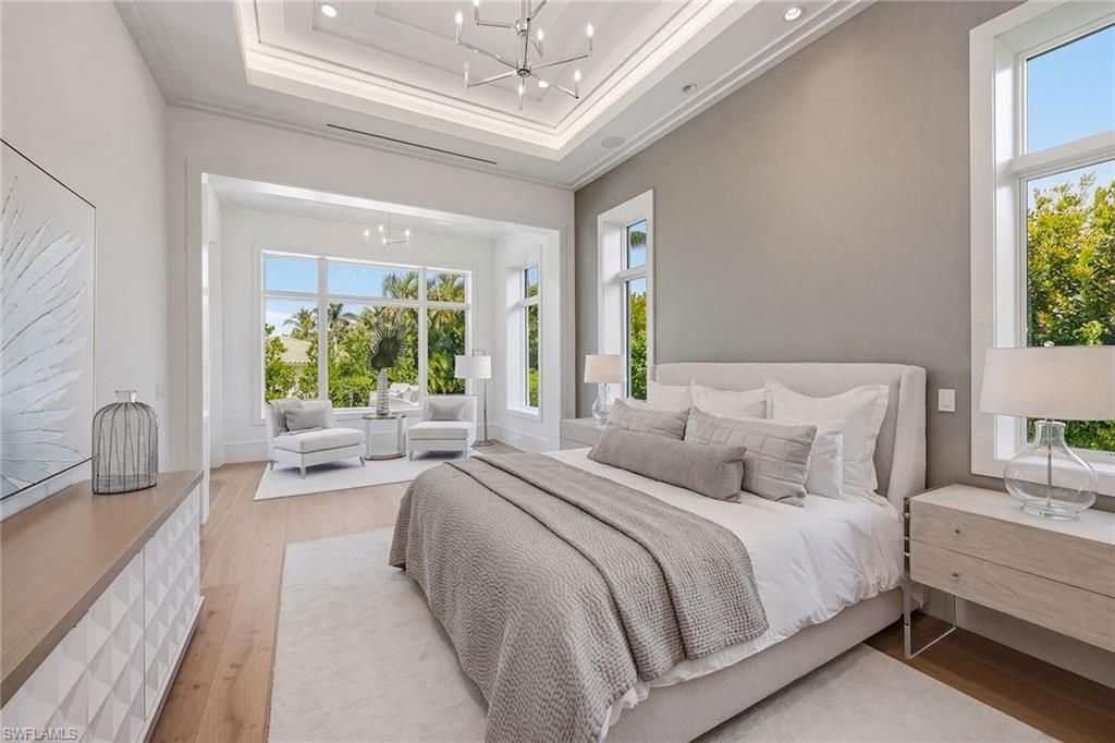 529 Neapolitan Way, Naples, FL 34103 Photo